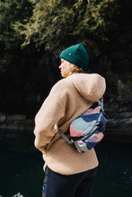 Load image into Gallery viewer, Kavu Women&#39;s Roselake
